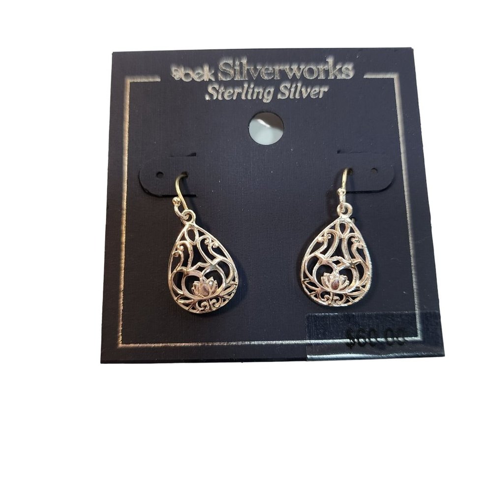Belk‎  The Silver Works Sterling Silver Pierced Drop Ear Rings.